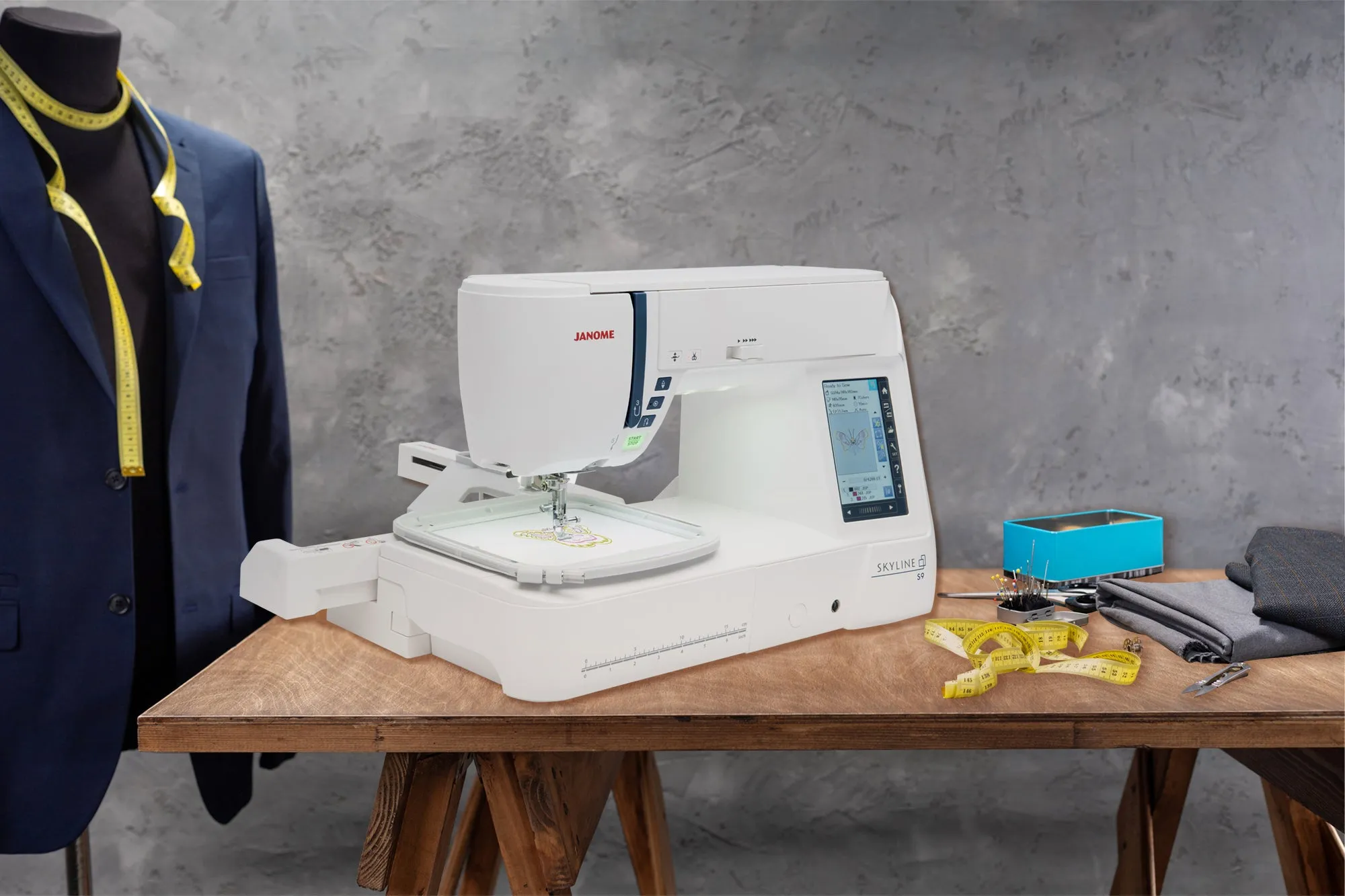 Janome S9, Skyline, Janome High-End Sewing and Embroidery Machine    Machine included 3 free apps  1 Year training