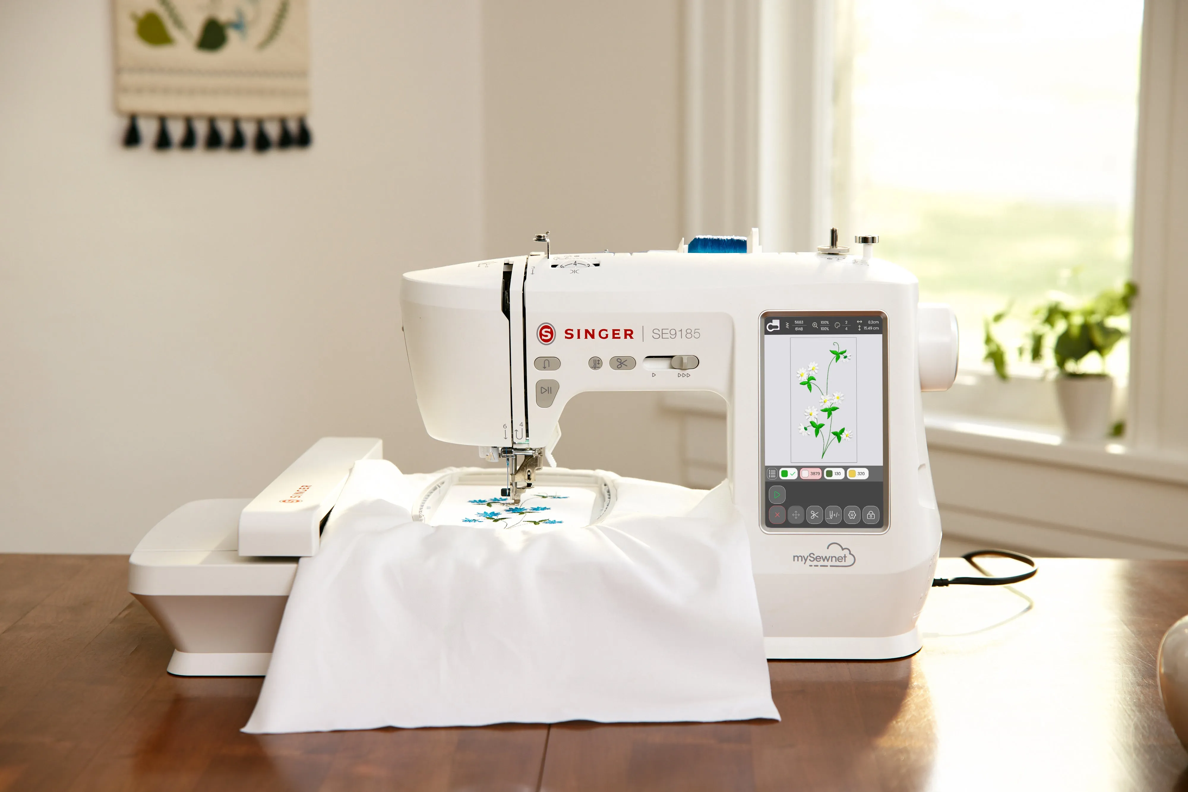 Singer SE9185 Sewing, Quilting and Embroidery machine with WIFI, colour touchscreen. Ex Display machine